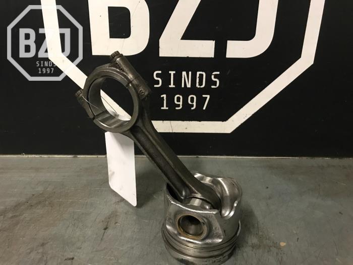 Used Piston Volkswagen Golf Price on request offered by BZJ b.v.