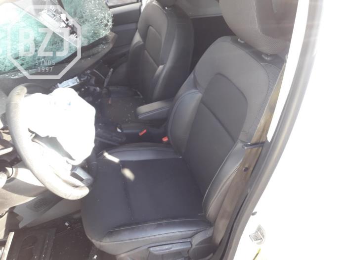 Używane Fotel lewy Renault Express 1.5 dCi 95 Cena na żądanie oferowane przez BZJ b.v.