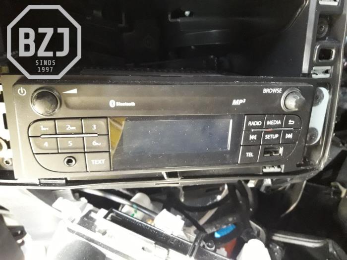 Radio from a Renault Express 1.5 dCi 95 2021
