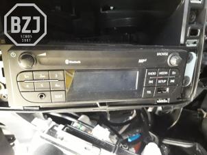 Used Radio Renault Express 1.5 dCi 95 Price on request offered by BZJ b.v.