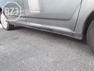 Used Side skirt, right Toyota Corolla Verso (R10/11) 1.6 16V VVT-i Price on request offered by BZJ b.v.