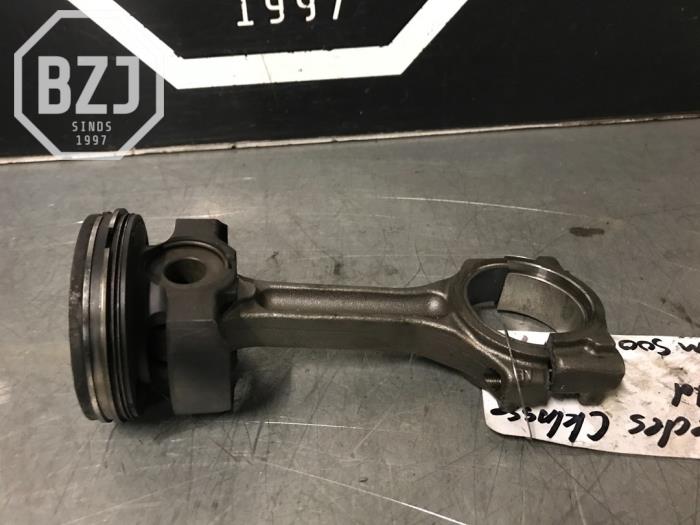 Usagé Piston Mercedes C-Klasse Prix sur demande proposé par BZJ b.v.