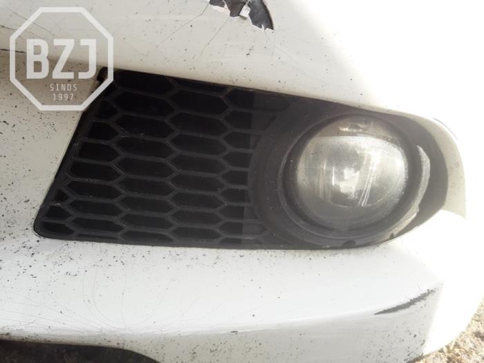 Anti brouillard gauche d'un BMW 3 serie (E93) 320d 16V 2010