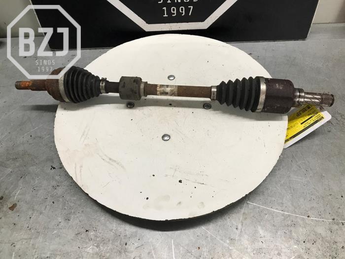 Front drive shaft, left from a Renault Clio IV (5R) 1.5 Energy dCi 90 FAP 2016
