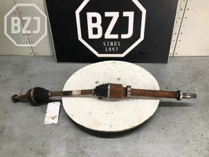 Used Front drive shaft, right Renault Clio IV (5R) 1.5 Energy dCi 90 FAP Price on request offered by BZJ b.v.