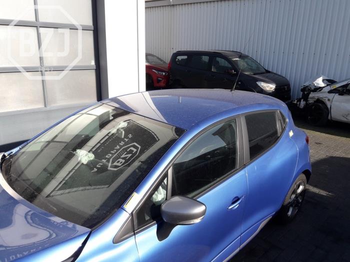 Używane Dach Renault Clio IV (5R) 1.5 Energy dCi 90 FAP Cena na żądanie oferowane przez BZJ b.v.