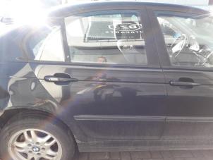 Gebrauchte Tür 4-türig rechts hinten BMW 3 serie (E46/4) 320i 24V Preis € 75,00 Margenregelung angeboten von BZJ b.v.