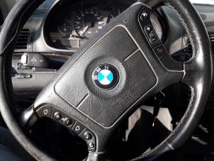 Usagé Airbag gauche (volant) BMW 3 serie (E46/4) 320i 24V Prix € 50,00 Règlement à la marge proposé par BZJ b.v.