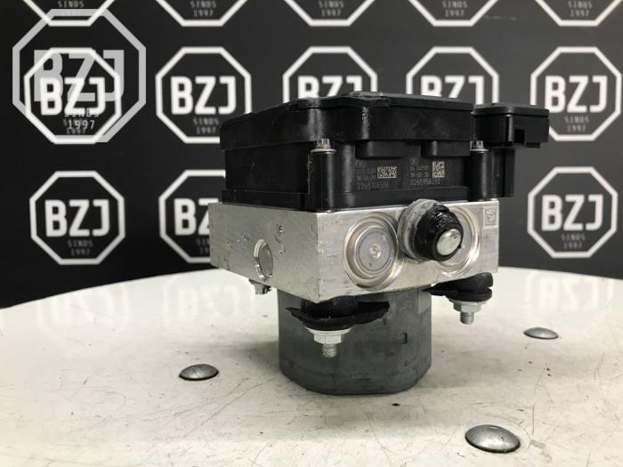 Usagé Pompe ABS Opel Corsa E 1.4 Turbo 16V Prix € 150,00 Règlement à la marge proposé par BZJ b.v.