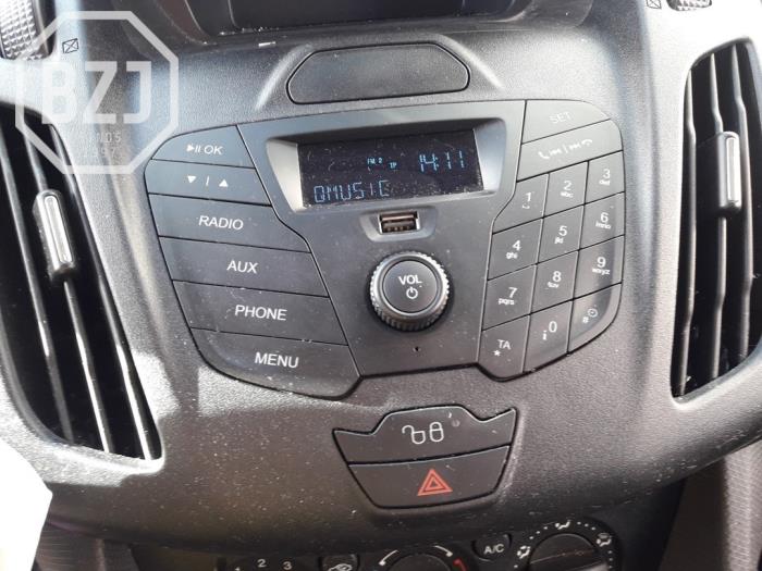 Radio from a Ford Transit Connect (PJ2) 1.5 TDCi 2017