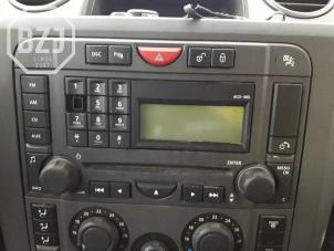 Used Radio CD player Landrover Discovery III (LAA/TAA) 2.7 TD V6 Price on request offered by BZJ b.v.