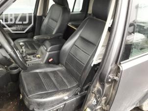 Used Seat, left Landrover Discovery III (LAA/TAA) 2.7 TD V6 Price on request offered by BZJ b.v.