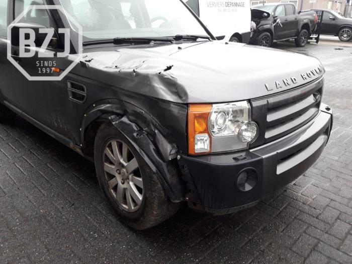 Front right bodywork corner from a Land Rover Discovery III (LAA/TAA) 2.7 TD V6 2009