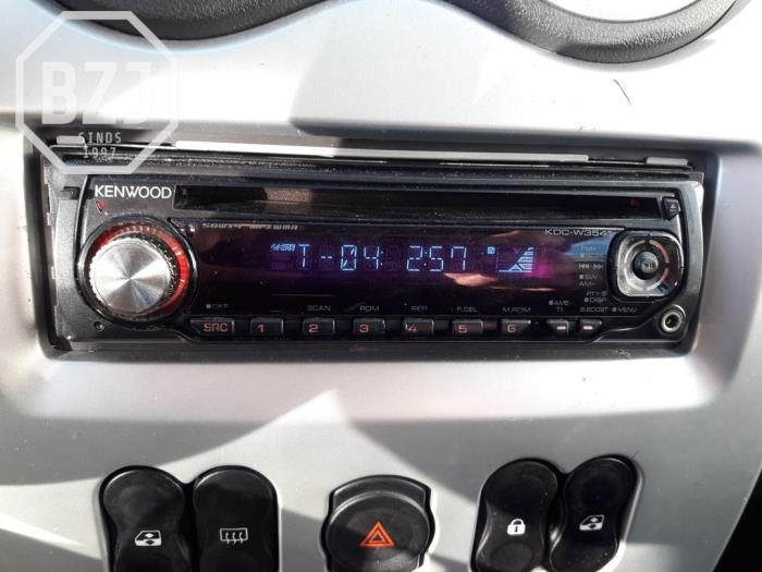 Radio/Lecteur CD d'un Dacia Sandero I (BS) 1.2 16V 2011