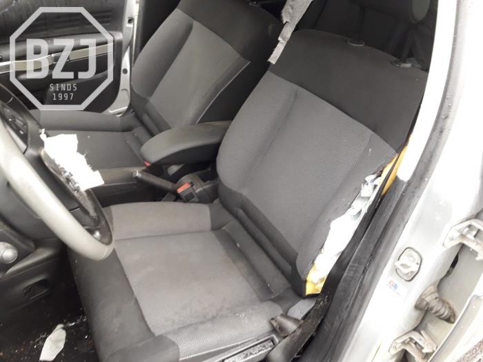 Set of upholstery (complete) from a Citroën C4 Cactus (0B/0P) 1.2 PureTech 110 12V 2018