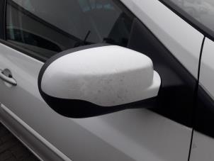 Used Wing mirror, right Renault Clio III (BR/CR) 1.5 dCi FAP Price on request offered by BZJ b.v.