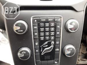 Usados Panel de control de navegación Volvo V40 (MV) 1.6 D2 Precio de solicitud ofrecido por BZJ b.v.