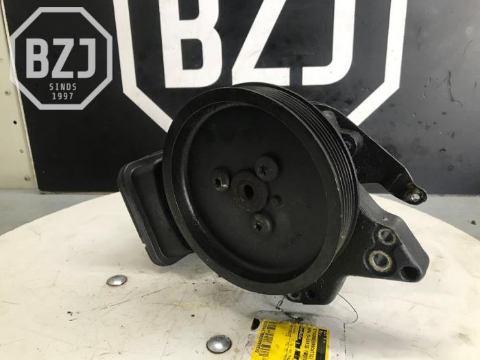 Usagé Pompe de direction BMW 5 serie (E60) 525d 24V Prix sur demande proposé par BZJ b.v.