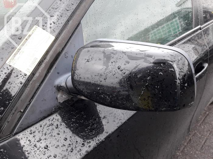 Wing mirror, left from a BMW 5 serie (E60) 525d 24V 2006