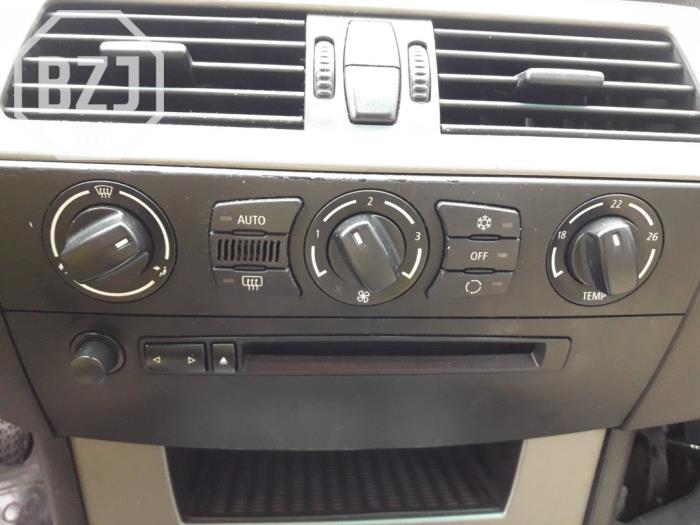 Heater control panel from a BMW 5 serie (E60) 525d 24V 2006