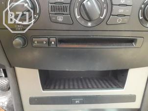 Używane Radioodtwarzacz CD BMW 5 serie (E60) 525d 24V Cena na żądanie oferowane przez BZJ b.v.