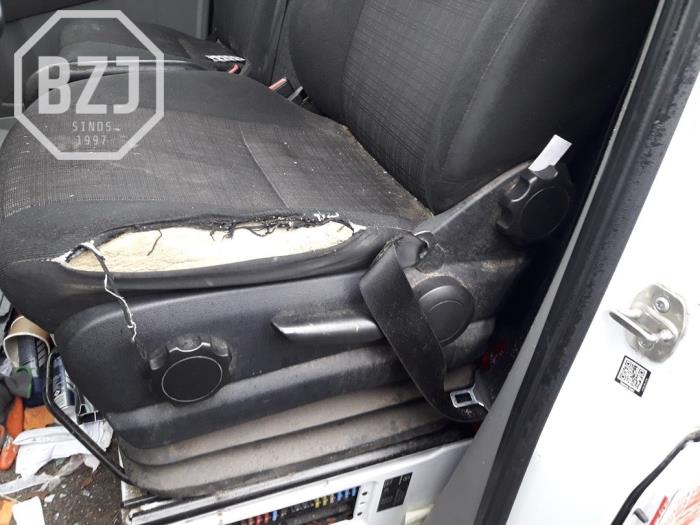 Seat, left from a Mercedes-Benz Sprinter 3,5t (906.63) 316 CDI 16V 2015