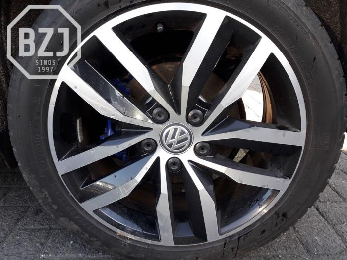 Set of sports wheels from a Volkswagen Golf VII (AUA) e-Golf 2019