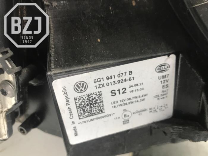 Headlight, left from a Volkswagen Golf VII (AUA) e-Golf 2019