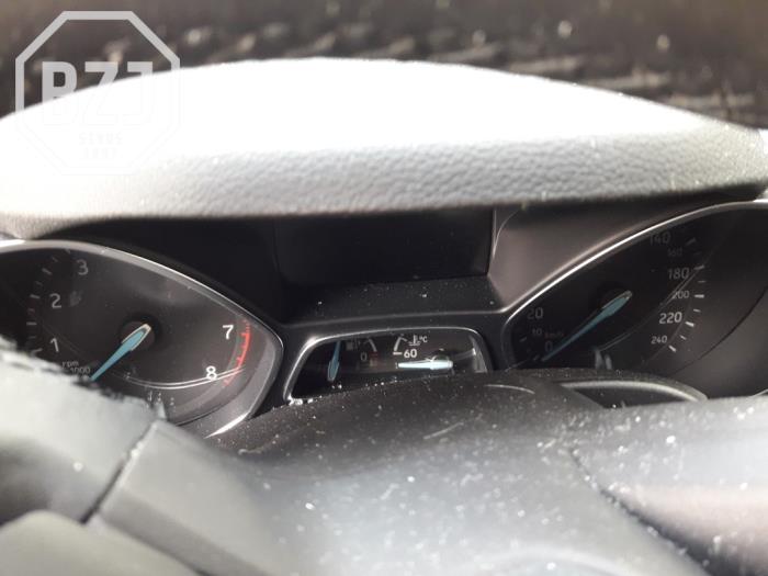 Odometer KM from a Ford Kuga II (DM2) 1.5 EcoBoost 16V 120 2019
