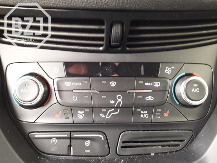 Panneau climatronic d'un Ford Kuga II (DM2) 1.5 EcoBoost 16V 120 2019