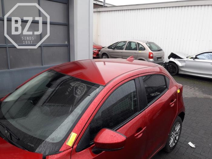 Używane Dach Mazda 2 (DJ/DL) 1.5 SkyActiv-G 90 M Hybrid Cena € 500,00 Procedura marży oferowane przez BZJ b.v.