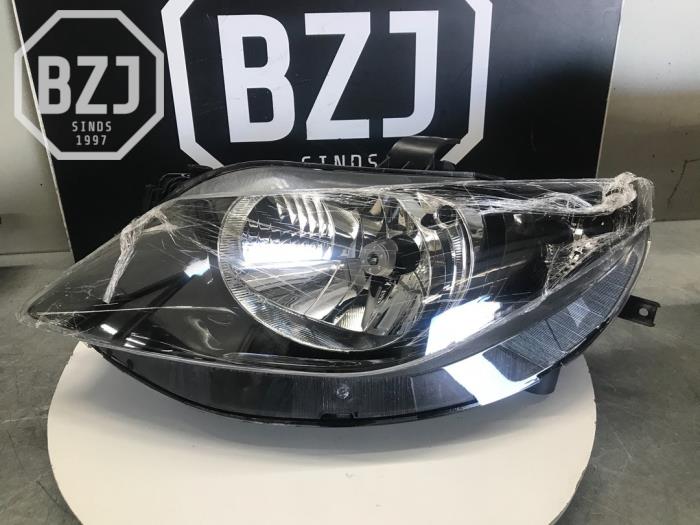 Nowe Reflektor lewy Seat Ibiza IV SC (6J1) 1.2 12V Cena € 114,95 Z VAT oferowane przez BZJ b.v.