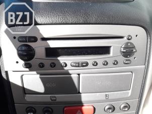 Gebrauchte Radio CD Spieler Alfa Romeo 147 (937) 1.6 Twin Spark 16V Preis auf Anfrage angeboten von BZJ b.v.