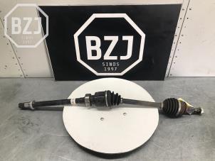 Usagé Arbre de transmission avant droit Mazda 3 Sport (BP) 2.0 SkyActiv-G 122 Mild Hybrid 16V Prix € 250,00 Règlement à la marge proposé par BZJ b.v.