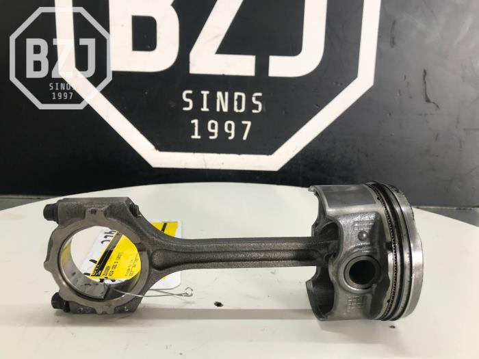 Usagé Piston Kia Ceed Prix sur demande proposé par BZJ b.v.