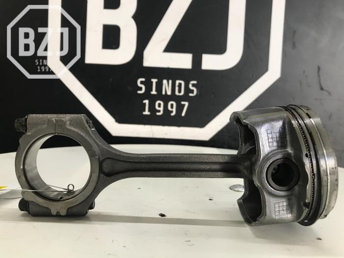 Usagé Piston Kia Ceed Prix sur demande proposé par BZJ b.v.