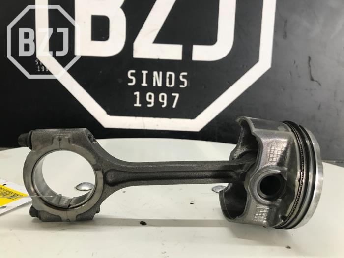 Usagé Piston Kia Ceed Prix sur demande proposé par BZJ b.v.