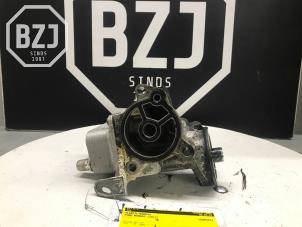 Usagé Boîtier filtre à huile Ford Mondeo Prix sur demande proposé par BZJ b.v.