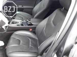 Używane Zestaw powlok (kompletny) Ford Mondeo V Wagon 2.0 TDCi 180 16V Cena na żądanie oferowane przez BZJ b.v.
