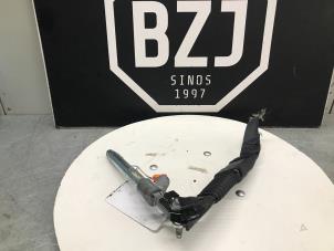 Used Seatbelt tensioner, right Nissan Qashqai (J11) 1.6 dCi Price on request offered by BZJ b.v.