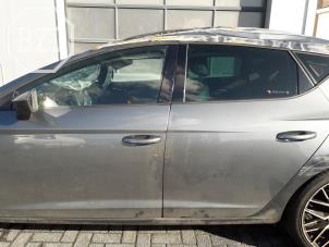 Used Central strip, left Seat Leon (5FB) 1.4 TSI ACT 16V Price on request offered by BZJ b.v.