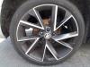 Wheel from a Skoda Karoq, 2017 1.5 TSI 16V, SUV, Petrol, 1.498cc, 110kW (150pk), FWD, DADA; DPCA; DXDB, 2017-07 2021