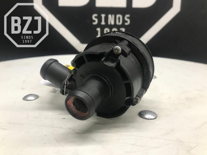 Begagnade Extra vattenpump Alfa Romeo Stelvio Pris på förfrågan erbjuds av BZJ b.v.
