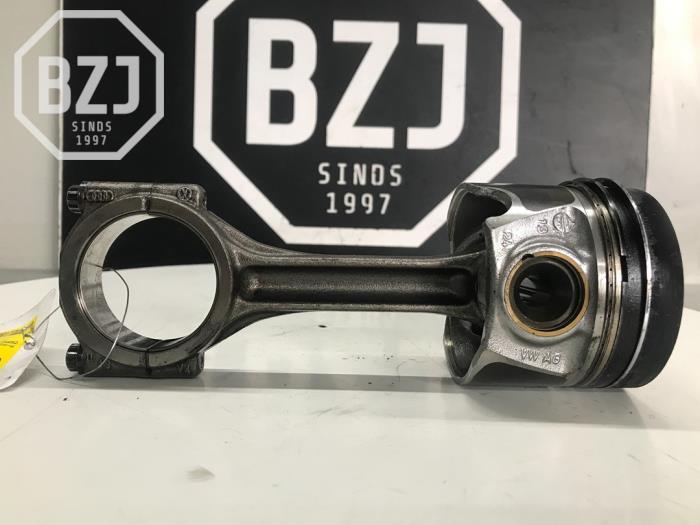 Used Piston Volkswagen Golf Price on request offered by BZJ b.v.