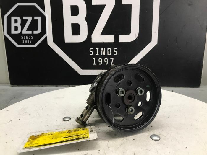 Usagé Pompe de direction Volkswagen New Beetle (1Y7) 1.6 Prix sur demande proposé par BZJ b.v.