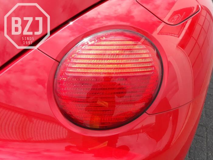 Taillight, right from a Volkswagen New Beetle (1Y7) 1.6 2004