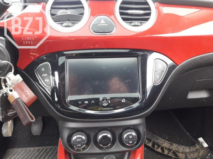 Display Multi Media control unit from a Opel Adam 1.2 16V 2014