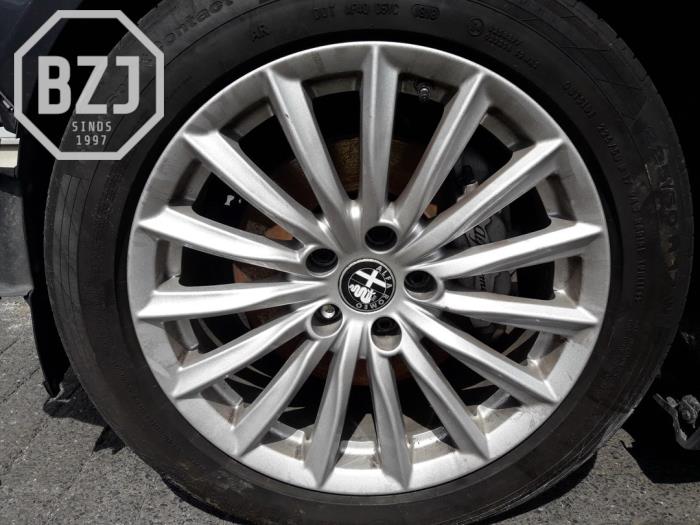 Używane Obrecz Alfa Romeo Giulia (952) 2.2d 160 16V Cena na żądanie oferowane przez BZJ b.v.