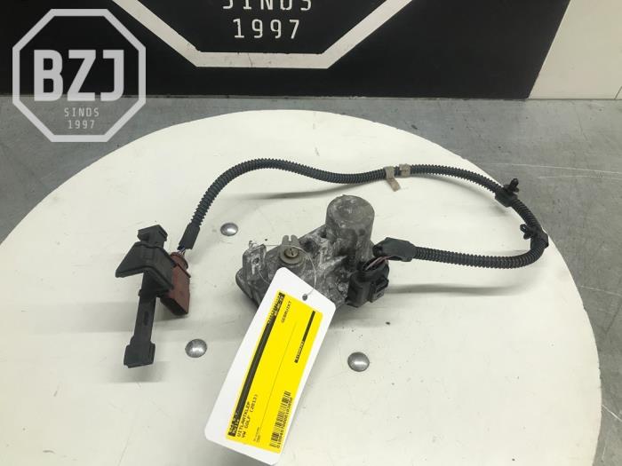 Gebrauchte Auspuffventil Volkswagen Golf Preis auf Anfrage angeboten von BZJ b.v.
