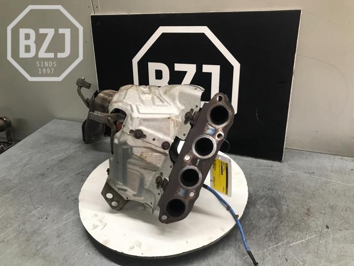 Catalytic converter from a Mazda 6 SportBreak (GJ/GH/GL) 2.0 SkyActiv-G 165 16V 2015